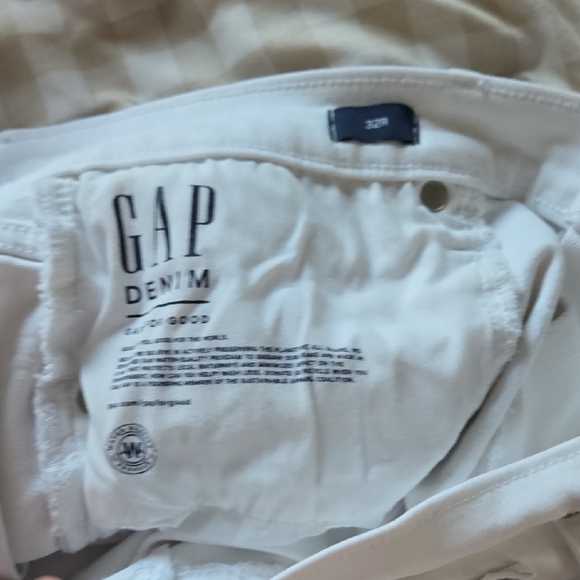 GAP White Frayed Hem Denim  Shorts-32 - Picture 3 of 9